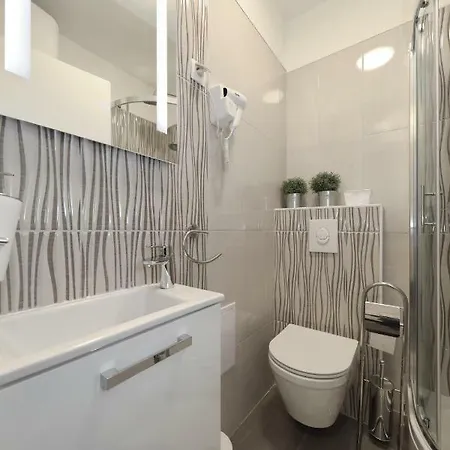 Angelica Lejlighed *